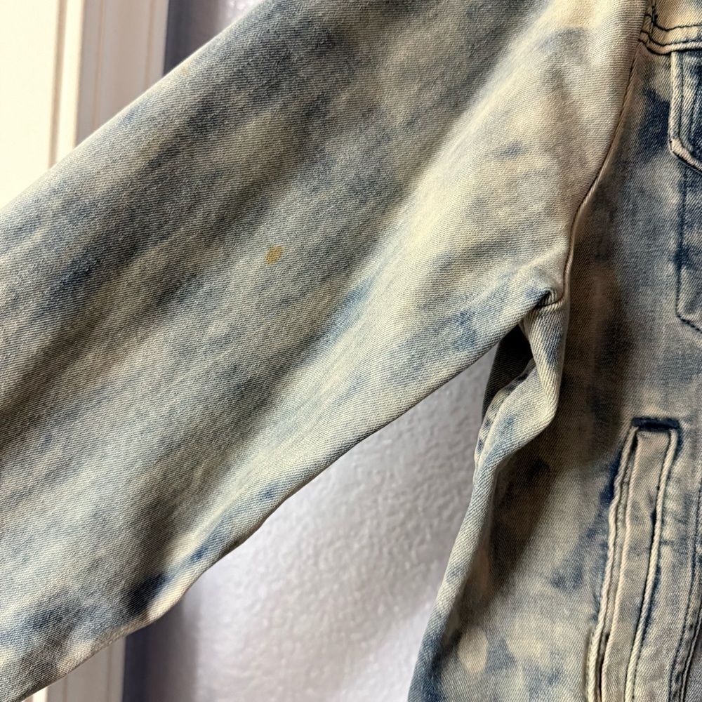 Denim Washed Jacket - Picture 4 of 10